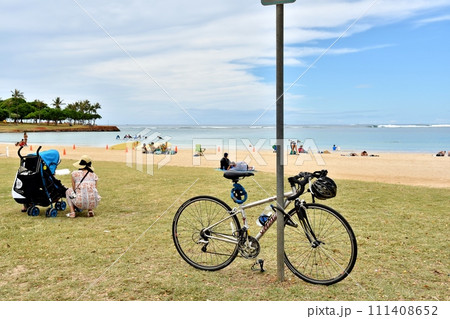 自転車で海を見ながら 111408652