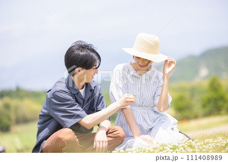 仲良しカップル 仲良しカップル 111408989