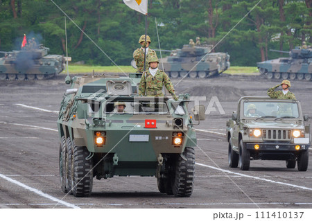 陸上自衛隊富士教導団団長の82式指揮通信車 111410137