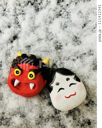 節分の日_雪の上の鬼と福 節分の日_雪の上の鬼と福 111412341