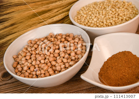 Durum wheat semolina, chickpea and Lebanese spice pearls Durum wheat semolina, chickpea and Lebanese spice pearls 111413007