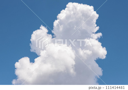 Fluffy clouds in the bright blue sky Fluffy clouds in the bright blue sky 111414481