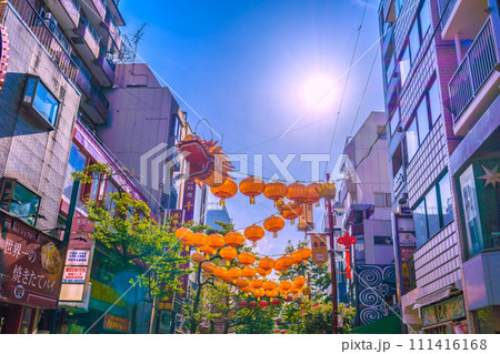 日本の横浜都市景観 2024春節燈花の横浜中華街。中華街西門通り側のドラゴン提灯=令和6年2月8日 日本の横浜都市景観 2024春節燈花の横浜中華街。中華街西門通り側のドラゴン提灯=令和6年2月8日 111416168