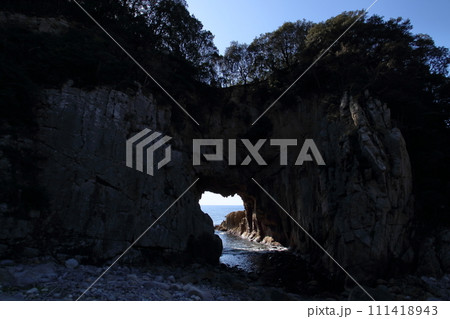 白山洞門の景観 冬 (高知県 土佐清水市) 白山洞門の景観 冬 (高知県 土佐清水市) 111418943