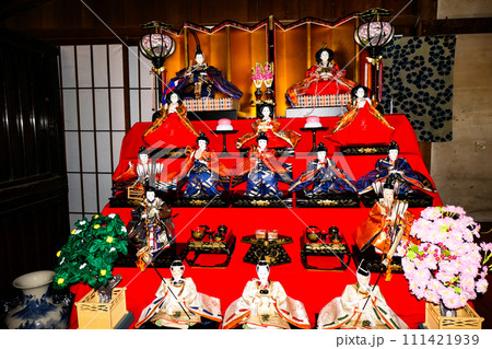 昭和のきらびやかな親王雛 岩手県盛岡市一ノ倉邸のひな祭り 昭和のきらびやかな親王雛 岩手県盛岡市一ノ倉邸のひな祭り 111421939