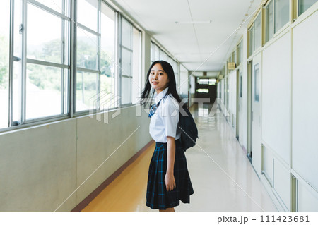 可愛い清純派女優のポートレート 111423681