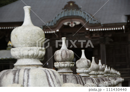 長谷寺（飯山観音）の石灯籠の宝珠 111430440