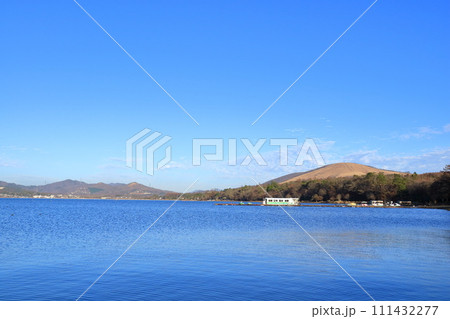 山梨県・山中湖 山梨県・山中湖 111432277