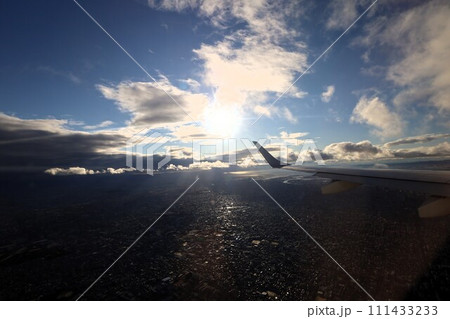 長崎空港、出発、フライト、国東半島、フライト窓、空の風景、伊丹空港到着 111433233