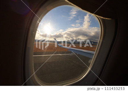長崎空港、出発、フライト、国東半島、フライト窓、空の風景、伊丹空港到着 長崎空港、出発、フライト、国東半島、フライト窓、空の風景、伊丹空港到着 111433253
