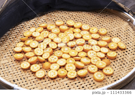 金柑 天日干し ドライフルーツ作り 金柑 天日干し ドライフルーツ作り 111433366