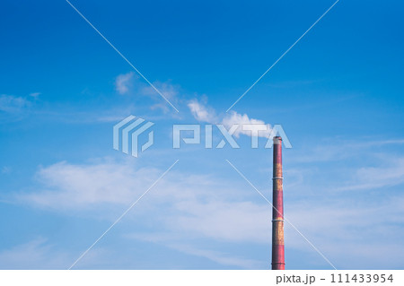 煙突と青空 111433954