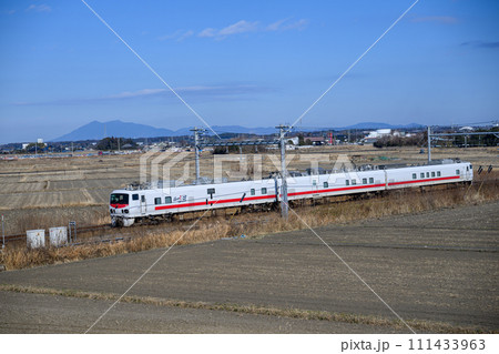 筑波山をバックに走行するEast i-E 常磐線 藤代〜竜ヶ崎市 筑波山をバックに走行するEast i-E 常磐線 藤代〜竜ヶ崎市 111433963