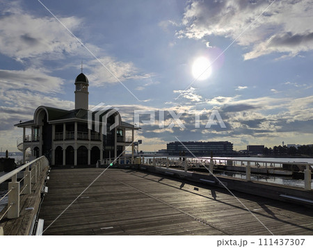 ハーバーの朝 111437307