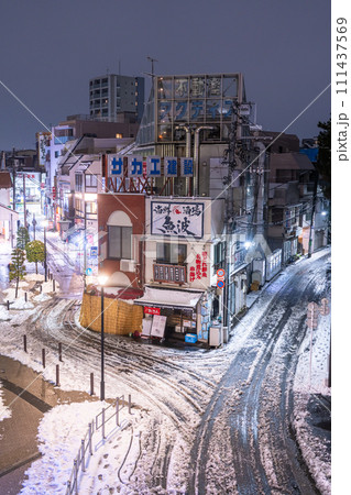 《東京都》雪景色の東京下町・2024年2月5日大雪の東京 111437569