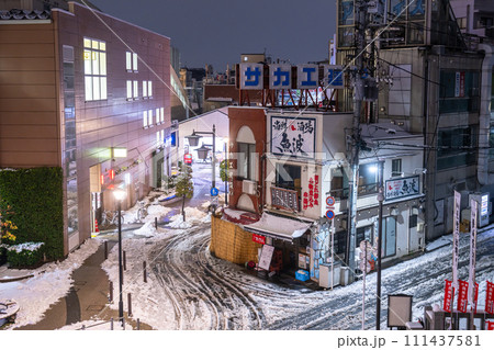 《東京都》雪景色の東京下町・2024年2月5日大雪の東京 111437581