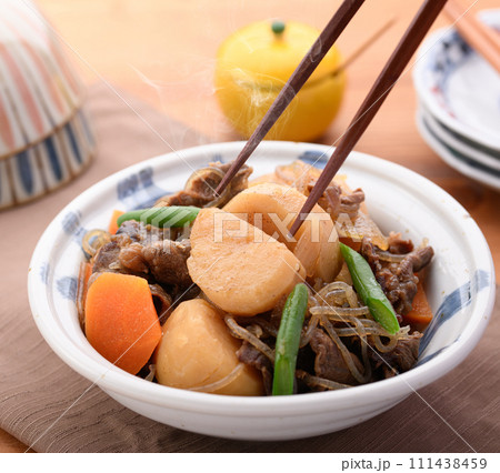 日本を代表する和食 肉じゃが 日本を代表する和食 肉じゃが 111438459