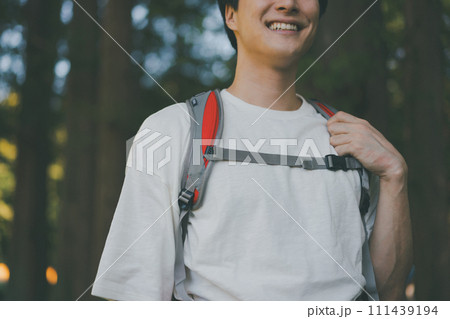 登山ザックのチェストベルト 111439194