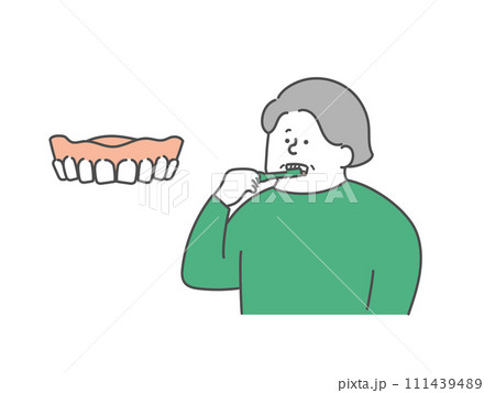 口腔ケアをする高齢女性と入れ歯のイラスト 111439489