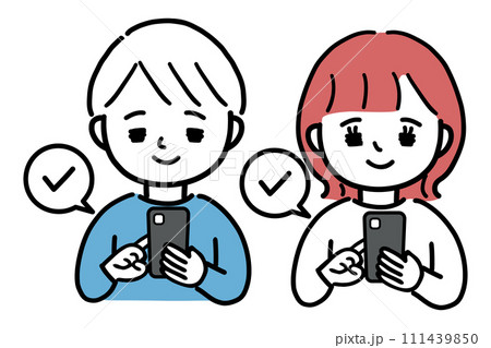 スマホを操作する若い男女の上半身イラスト 111439850