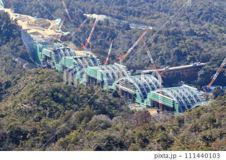 山中の高速道路の建設風景 山中の高速道路の建設風景 111440103