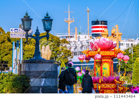 日本の横浜都市景観 横浜春節祭…山下公園や氷川丸などを望む＝令和6年2月8日 111443464