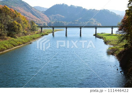 秋の西和賀町 JR北上線 111446422