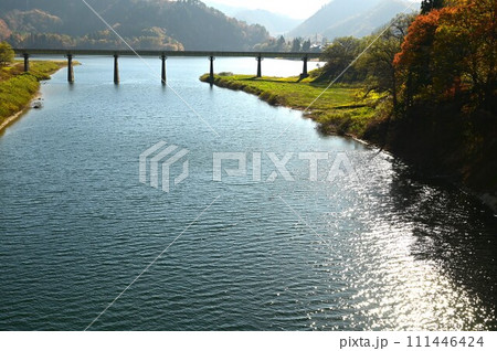 秋の西和賀町 JR北上線 秋の西和賀町 JR北上線 111446424