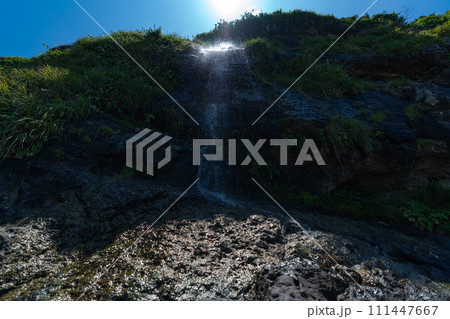 石川県　輪島市　旅行　垂水の滝　自然　夏　湾内　海　空　海岸　観光　宿泊　日本海　北陸 111447667