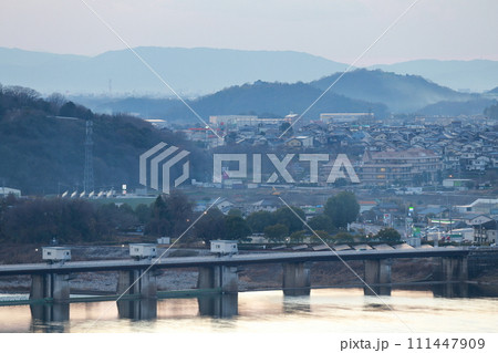 木曽川にかかるライン大橋(愛知県 犬山市) 木曽川にかかるライン大橋(愛知県 犬山市) 111447909