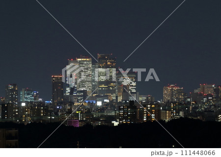 名古屋駅周辺の高層ビル群 111448066