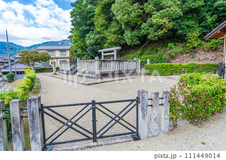 奈良県御所市　第五代孝昭天皇　掖上博多山上陵 111449014