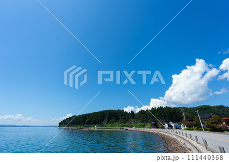 石川県　鳳珠郡　穴水町　ボラ待ちやぐら　旅行　自然　夏　湾内　海　空　海岸　観光　宿泊　日本海　北陸 111449368