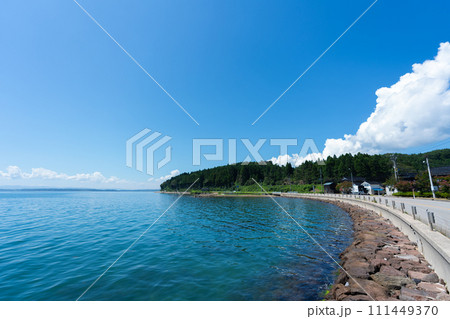 石川県　鳳珠郡　穴水町　ボラ待ちやぐら　旅行　自然　夏　湾内　海　空　海岸　観光　宿泊　日本海　北陸 111449370