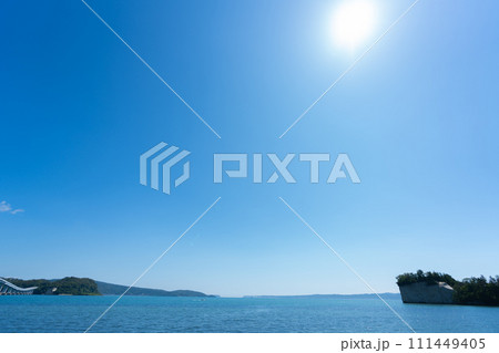 石川県　七尾市　旅行　和倉温泉　能登島大橋　自然　夏　湾内　海　空　海岸　観光　宿泊　日本海　北陸 111449405