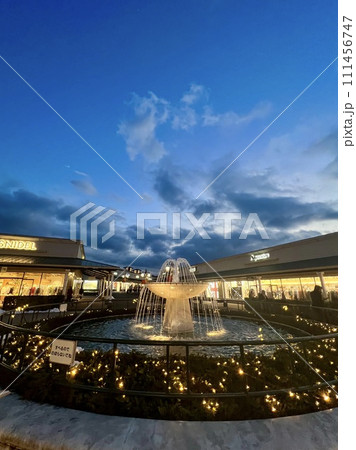 冬のアウトレットモール 冬のアウトレットモール 111456747