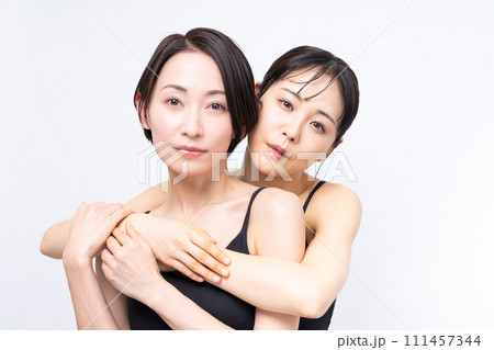 ミドルの女性のビューティ 111457344
