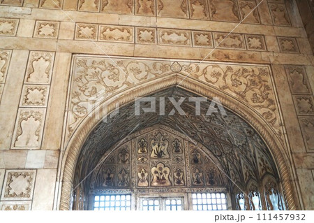 インド アグラのアグラ城 111457932