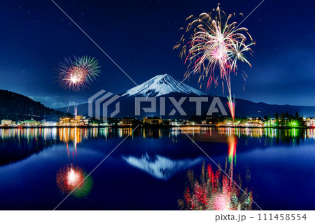 富士山と花火　～河口湖冬花火～ 111458554