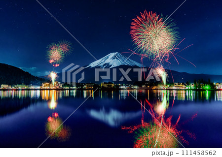 富士山と花火　～河口湖冬花火～ 111458562