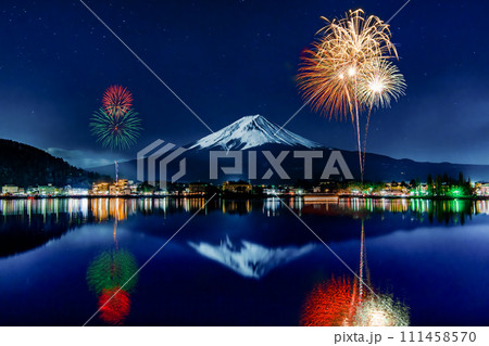 富士山と花火　～河口湖冬花火～ 111458570