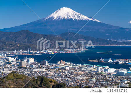 《静岡県》富士山と清水港の街並み・日本平からのぞむ眺望 《静岡県》富士山と清水港の街並み・日本平からのぞむ眺望 111458713