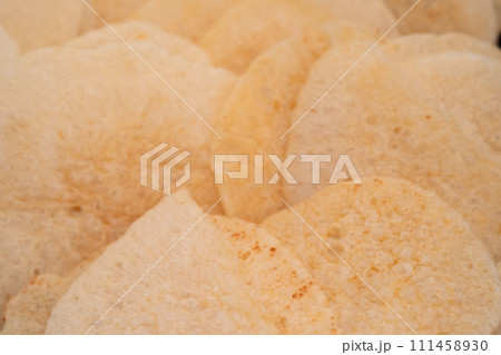 ノンフライ製法の焼きじゃが　うすしお味　(お菓子) 111458930