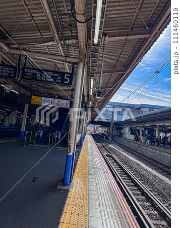 横須賀駅上りホーム 111460119