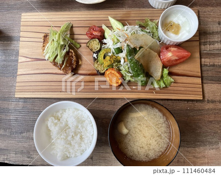 おしゃれなランチプレート おしゃれなランチプレート 111460484