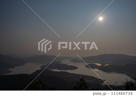 日本の岡山県備前市の片上湾の美しい景色 111460738