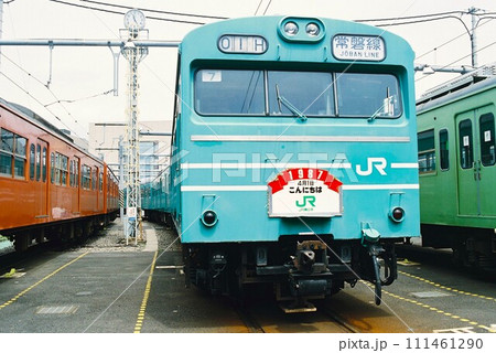 車両基地に停車するエメラルドグリーンの103系（常磐線表示) 111461290