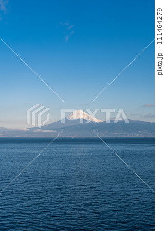 「静岡県」富士山ビュースポット西浦江梨から駿河湾越しに眺める富士山 「静岡県」富士山ビュースポット西浦江梨から駿河湾越しに眺める富士山 111464279