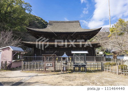 山口県下関市の功山寺仏殿 山口県下関市の功山寺仏殿 111464440