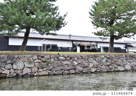 堀川遊覧船から街並みを望む／島根県松江市 111464874